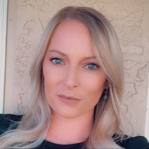 Meet your Posher, Carolyn